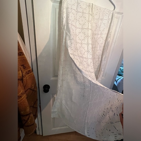 ⚫️ BOGO White Becca white beach pants with side slit size M - Picture 3 of 9